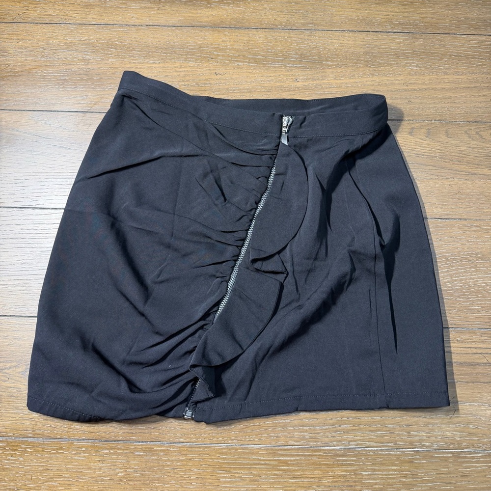 Zara Black Ruffled Zip-Front Assymetrical Mini Skirt size S